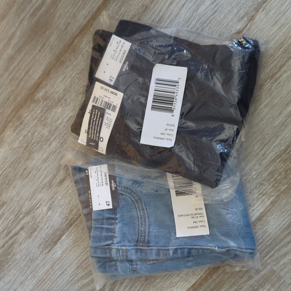 Oshkosh b'gosh 4T jeggings New in plastic with tags! 1 light wash 1 dark wash